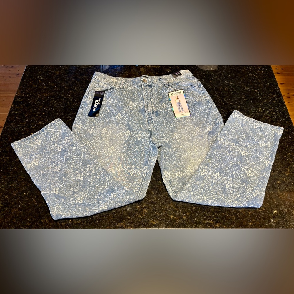 ⭐️Simple Society Paisley Print Super High Rise Jeans⭐️ NWT